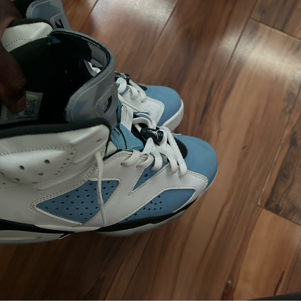sz 10.5 - Picture 2 of 4